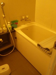 ワイド浴槽でゆったり広々